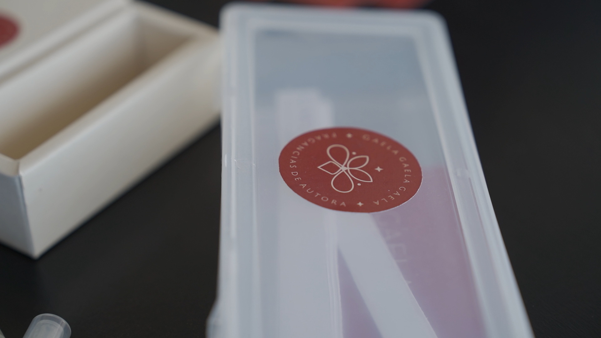 Los Imperdibles: un perfume, una canción.