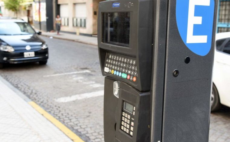 Funes licitará el estacionamiento medido.