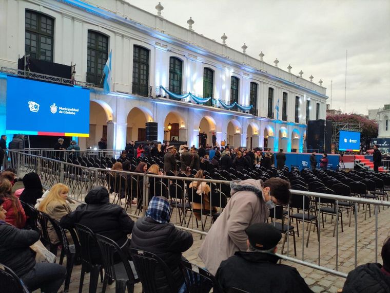 Cambio de guardia en el Cabildo de Córdoba. 