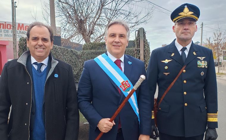 Llaryora preside el acto del 25 de Mayo en Río Cuarto.