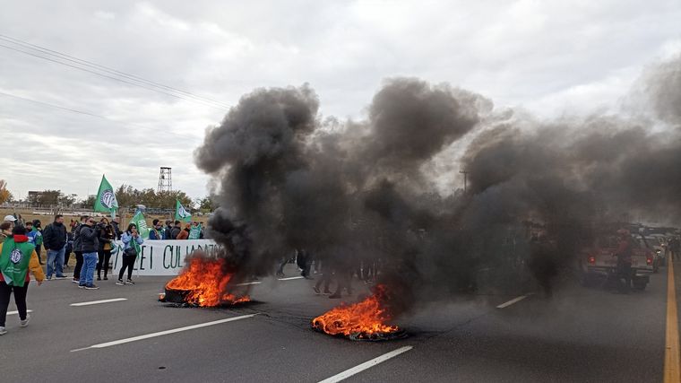 Extrema tensión entre manifestantes de ATE y Gendarmería. (Federico Borello/Cadena 3)