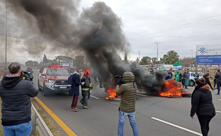 Extrema tensión entre manifestantes de ATE y Gendarmería. (Federico Borello/Cadena 3)