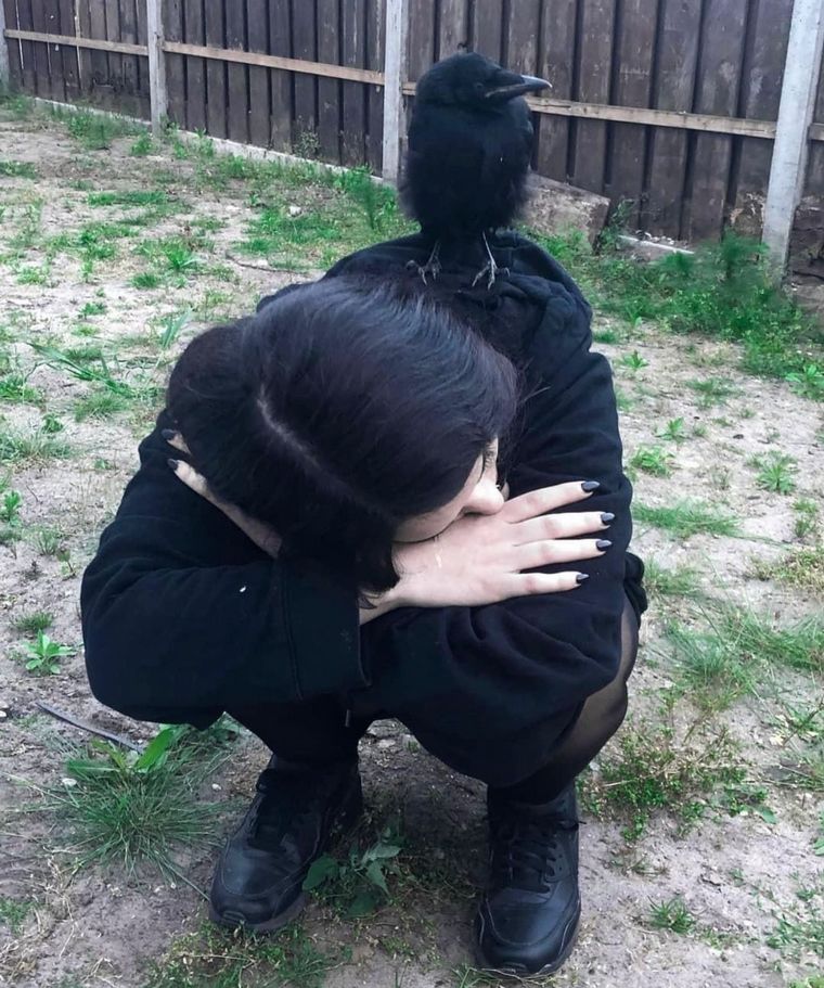 Es amante de los animales que triunfa en Europa como cuidadora de mascotas