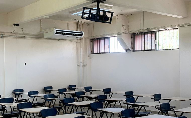 En el interior, son las cooperadoras escolares las que modernizan las aulas.