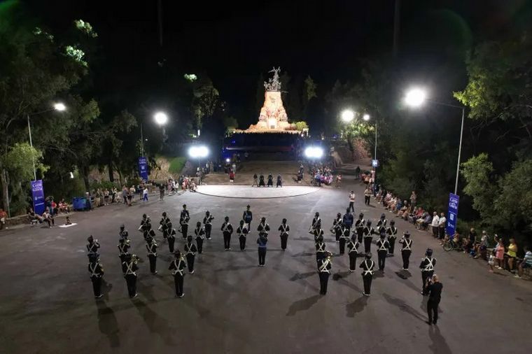 Cerraron el Monumento del Cerro de la Gloria