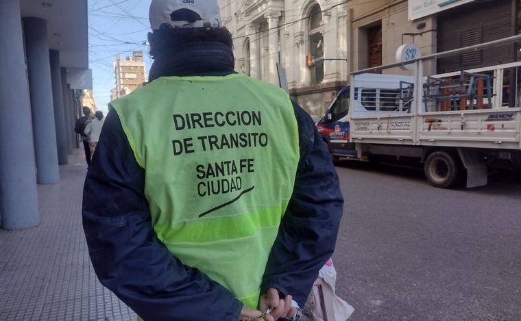 Santa Fe mejora en su ordenamiento tras la prohibición de cuidacoches en calles
