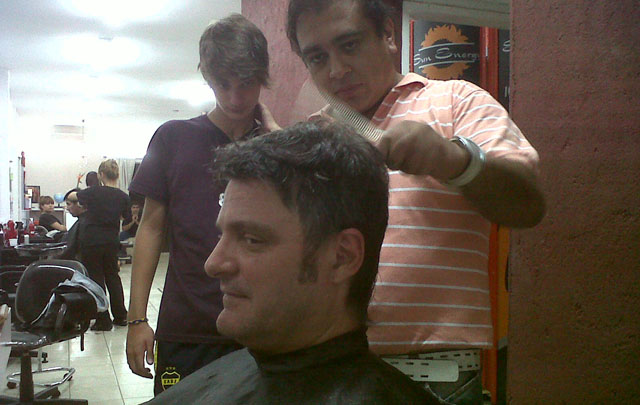 Sergio Zuliani ayer por la tarde en la peluquería.