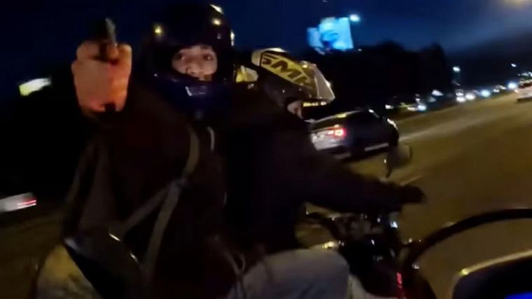 Los ladrones quedaron filmados mientras cometían el robo.