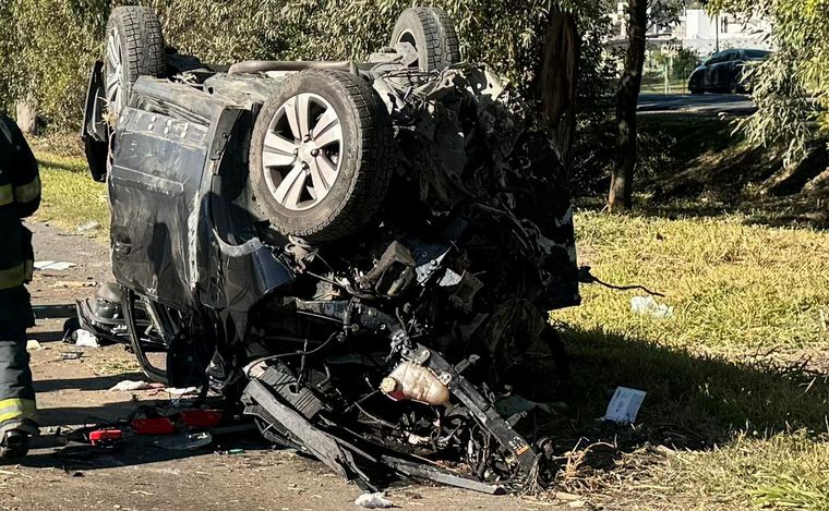 Impactante siniestro vial en la Au. Córdoba-Carlos Paz. (Abelardo Fonseca/Cadena 3)