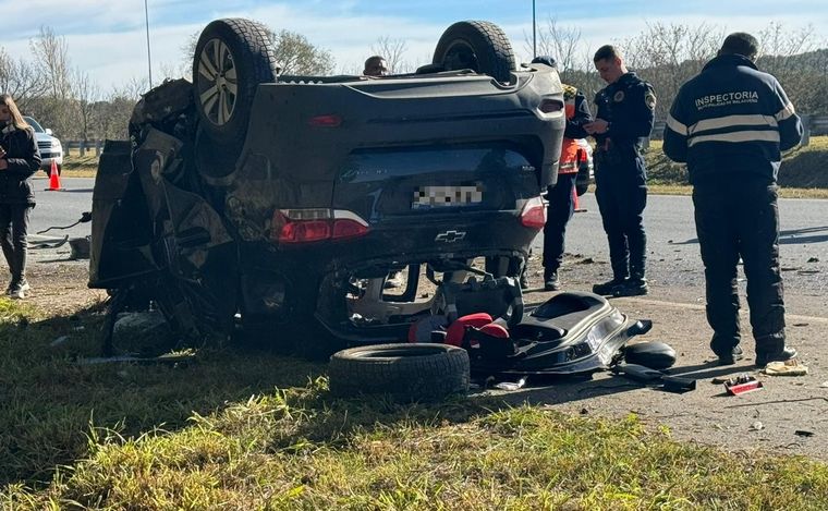Impactante siniestro vial en la Au. Córdoba-Carlos Paz. (Abelardo Fonseca/Cadena 3)