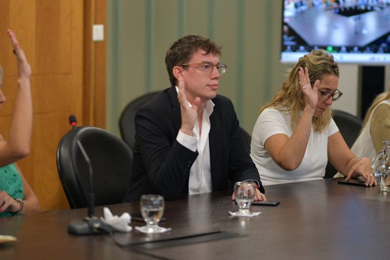 Avanza un proyecto de ley para prohibir a los “naranjitas” en Córdoba