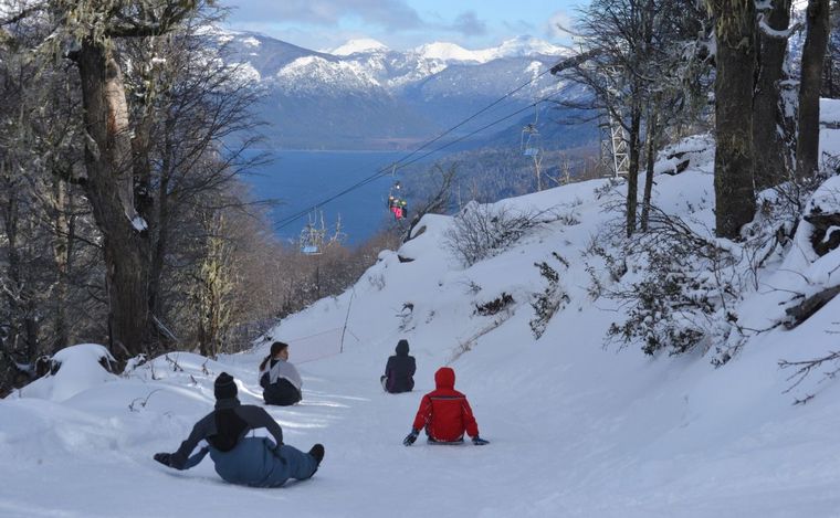 Los precios del sur oscilan entre los 400 y 500 mil pesos, cinco noches en micro.