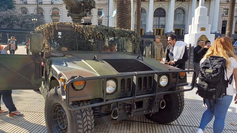Muestra del Ejército Argentino por sus 214 años