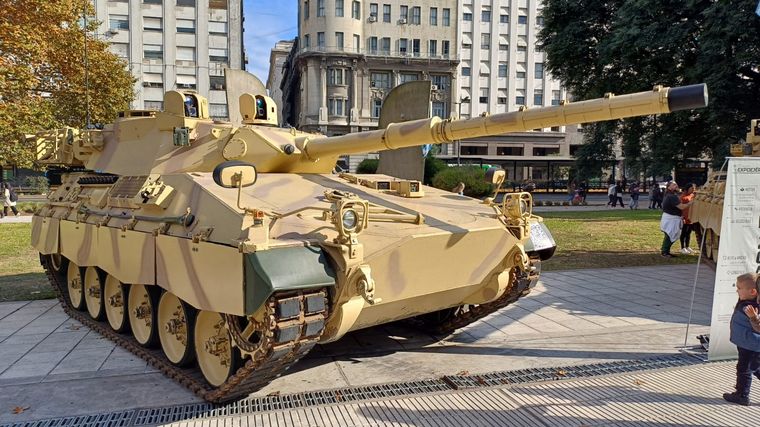 Muestra del Ejército Argentino por sus 214 años