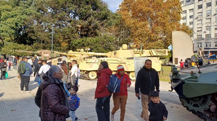 Muestra del Ejército Argentino por sus 214 años