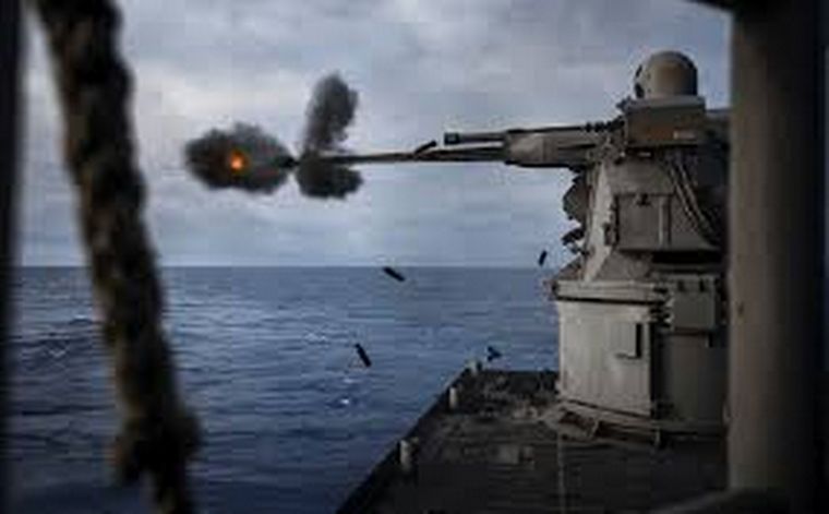 El portaaviones nuclear USS George Washington, que hizo ejercicios con la Armada