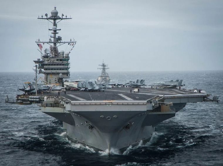El portaaviones nuclear USS George Washington, que hizo ejercicios con la Armada