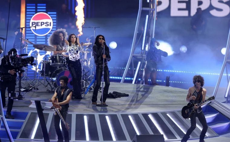 Lenny Kravitz protagonizó el show de la Champions. 