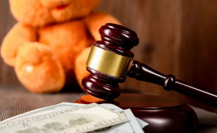 No podrá jugar más al fútbol hasta que pague la cuota alimentaria de su hijo.