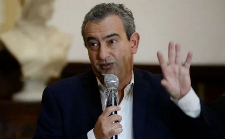 El intendente de Rosario, Javkin, exige subsidios nacionales para el transporte.