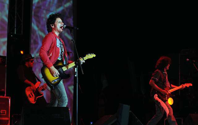 Coti promete giras en el país.