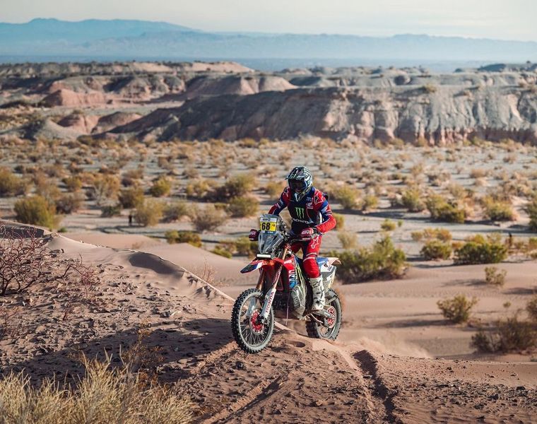 Tosha Schareina (Honda) es escolta en Motos.