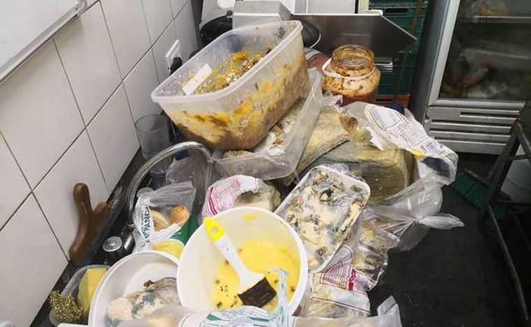 Así quedó la mercadería del bar del Pabellón tras la toma de 2018. (Archivo)