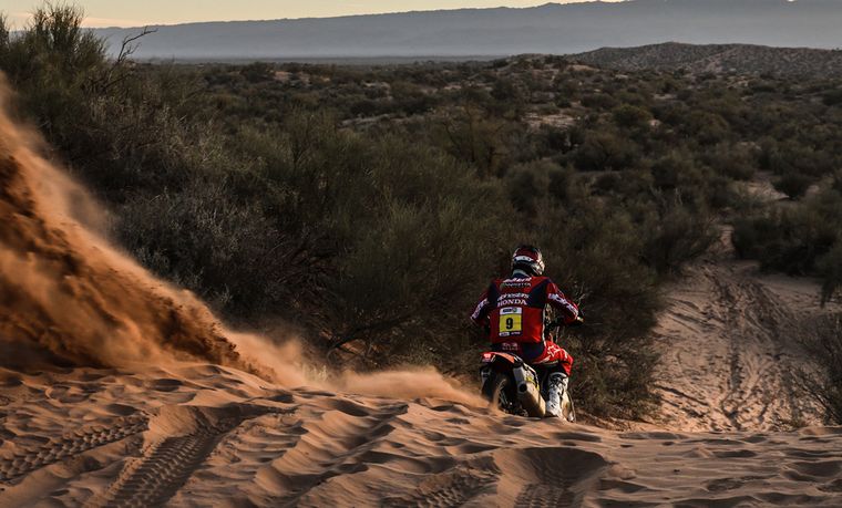 Brabec se defendió bien en el viaje a La Rioja y sigue en punta