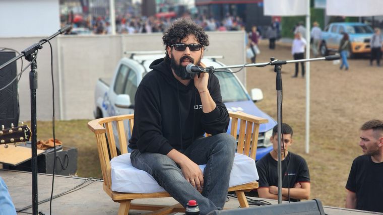 Ahyre le puso música al escenario de Cadena 3 en Agroactiva.