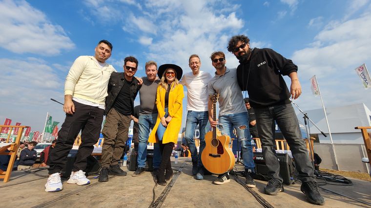 Ahyre le puso música al escenario de Cadena 3 en Agroactiva.
