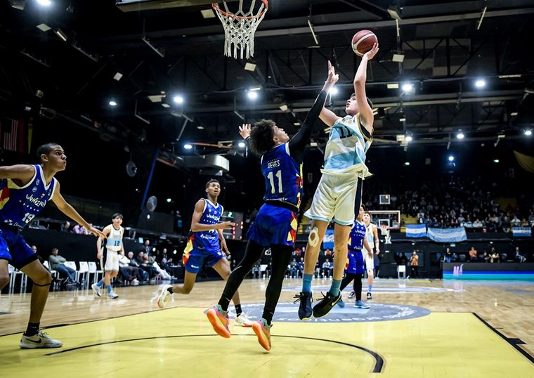Felipe Minzer fue la gran figura ante Venezuela. (Foto: FIBA)