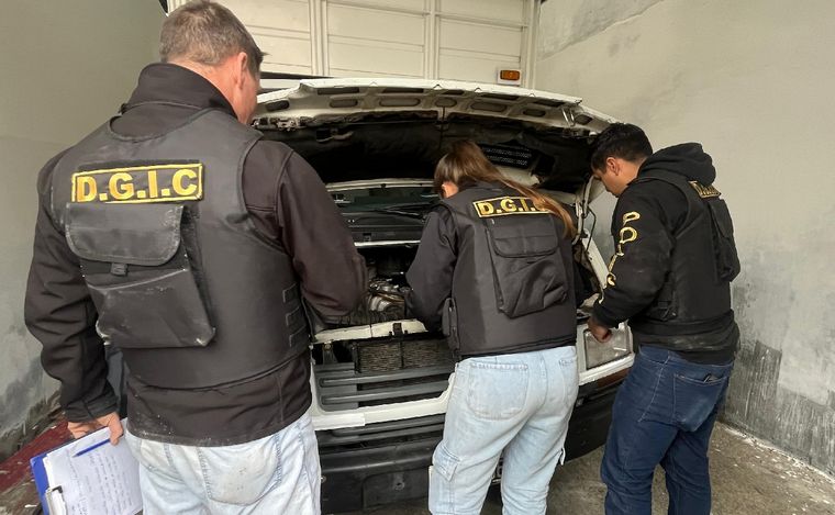 Desbarataron en Córdoba una banda que robaba llantas y cubiertas.