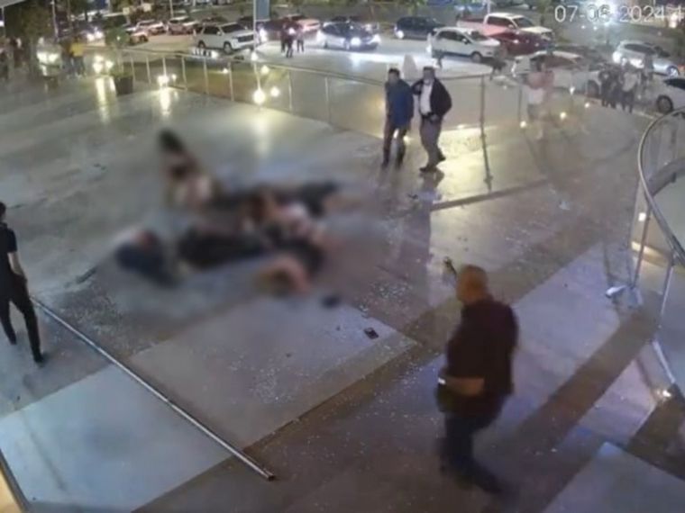 Dos muertos y 15 heridos tras el colapso de un balcón en México