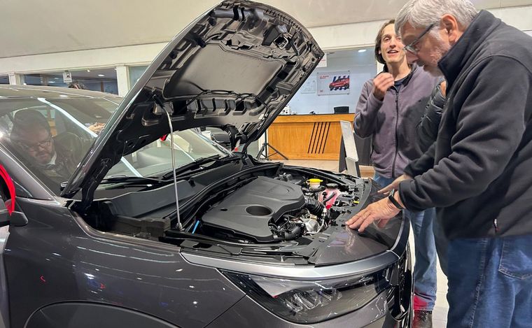 Fiat Fastback llega a Rosario para conquistar el mercado automotriz.