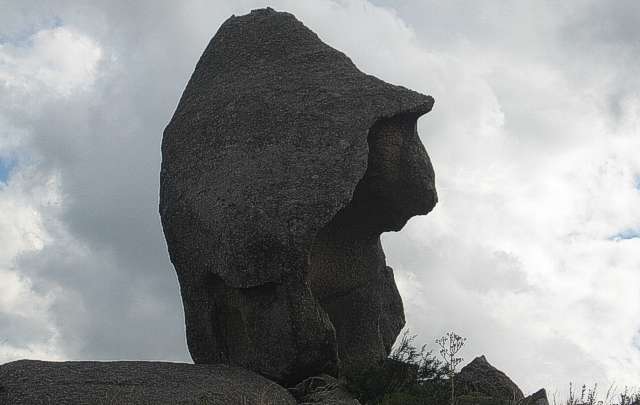 FOTO: Rocas que dibujan figuras en Achiras.