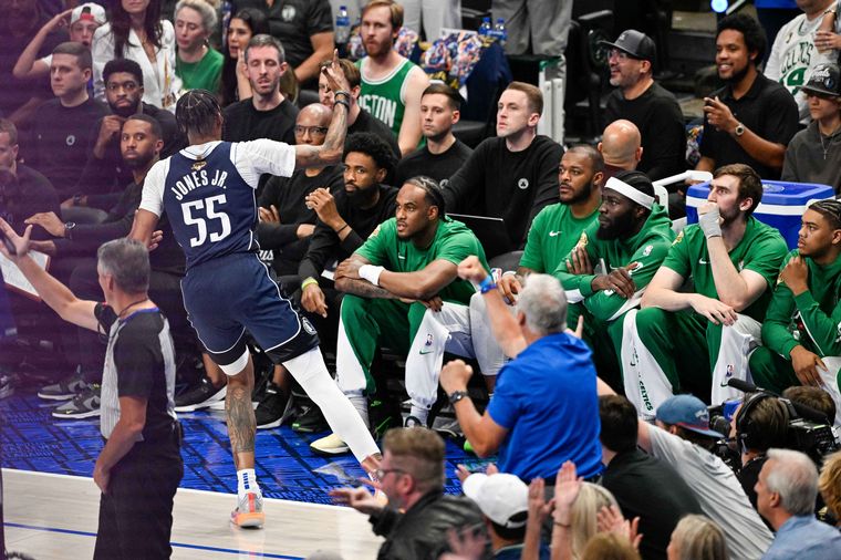 Dallas Mavericks venció a Boston. 