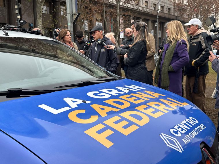 Orlando Morales recibió el móvil de Cadena 3 Buenos Aires.