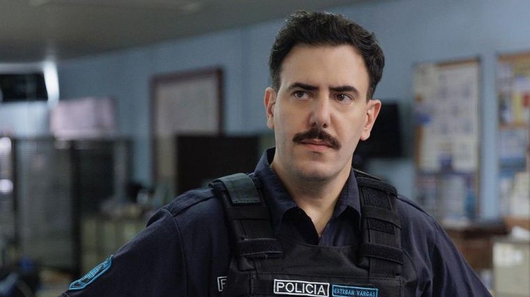 Martín Garabal interpreta al agente Esteban Vargas en División Palermo.
