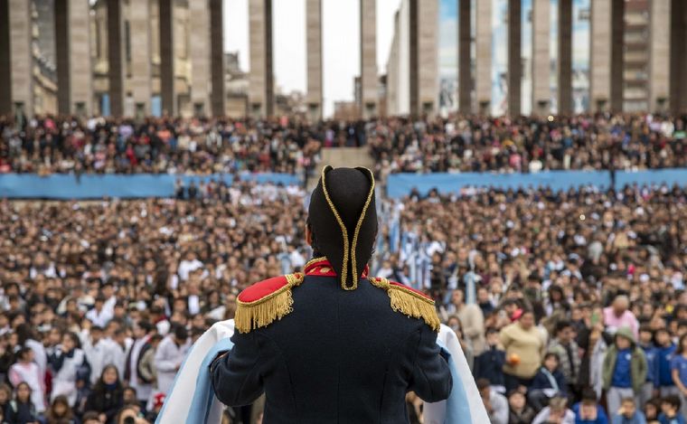 25.000 niños participaron de la Promesa de Lealtad a la Bandera. (Municipalidad)