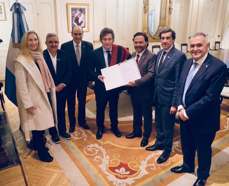 Milei recibió a cuatro gobernadores del norte tras el anunció del Pacto de Mayo