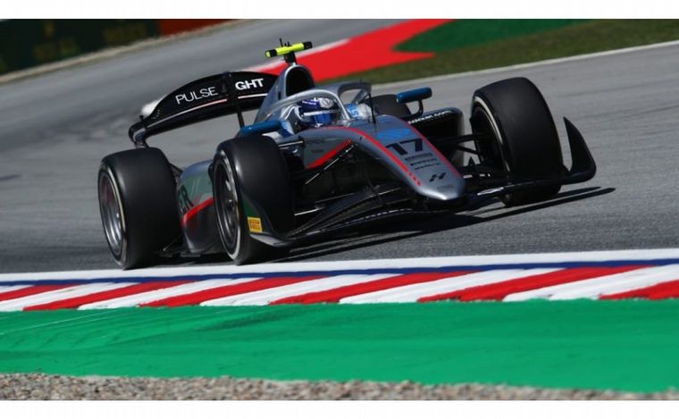 El joven Paul Aron de estonia encabezó la práctica de F2 en España