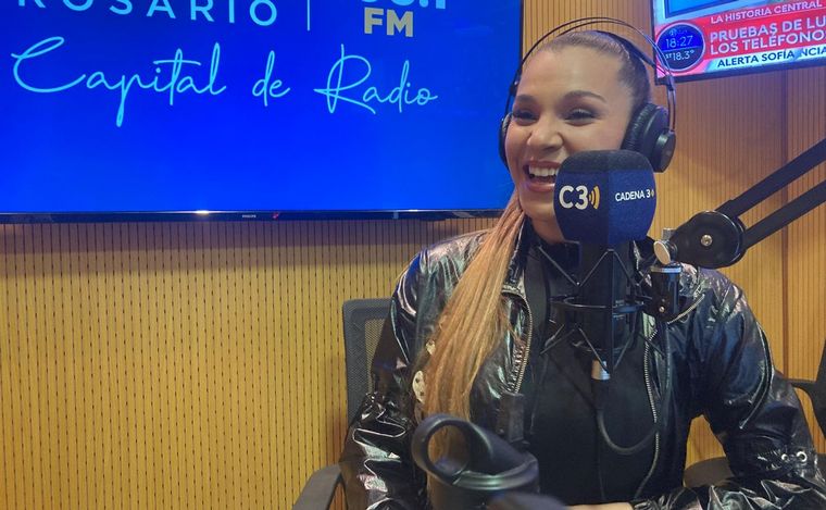 Azul Saita: cumbia, talento y juventud santafesina en Viva la Radio.