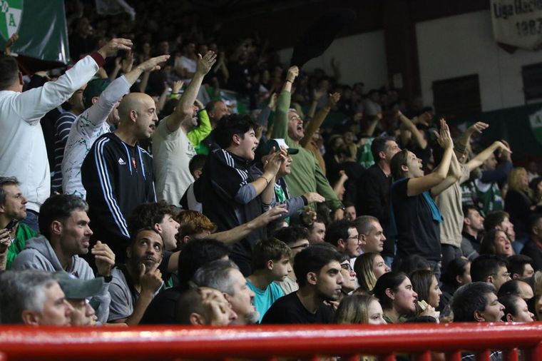 Una final vibrante con un estadio colmado