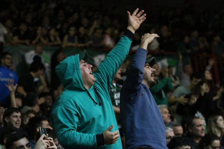 Una final vibrante con un estadio colmado