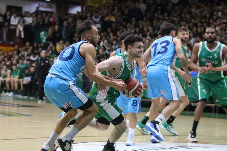 Una final vibrante con un estadio colmado