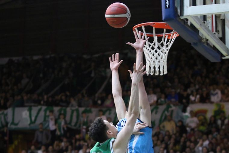 Una final vibrante con un estadio colmado