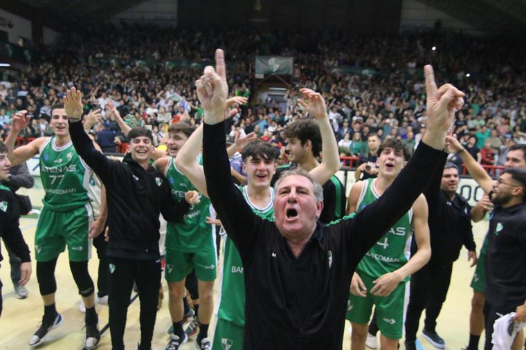 Atenas volvió a la Liga Nacional y Córdoba festeja. (Foto: Daniel Cáceres/Cadena 3).