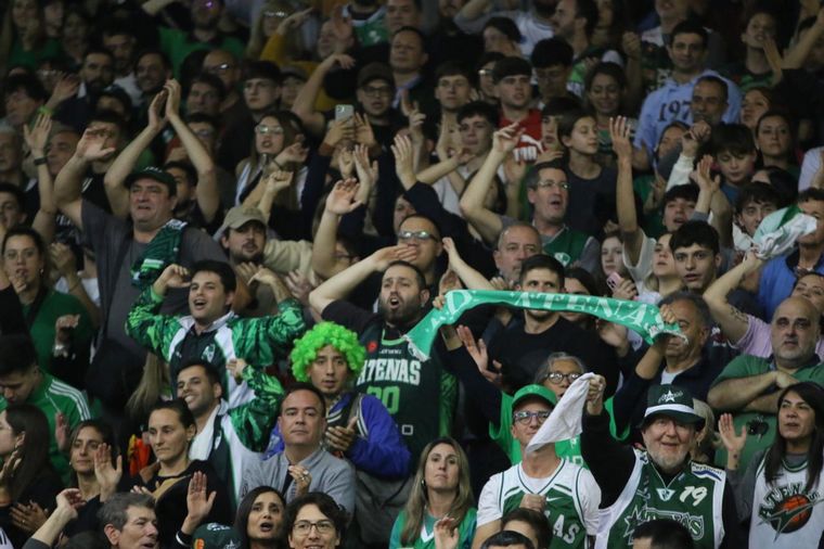 Atenas volvió a la Liga Nacional y Córdoba festeja. (Foto: Daniel Cáceres/Cadena 3).