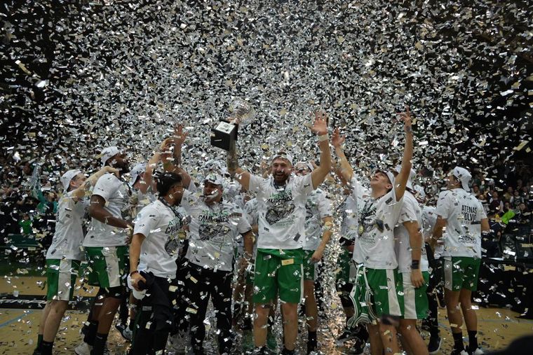 Atenas volvió a la Liga Nacional y Córdoba festeja. (Foto: Daniel Cáceres/Cadena 3).