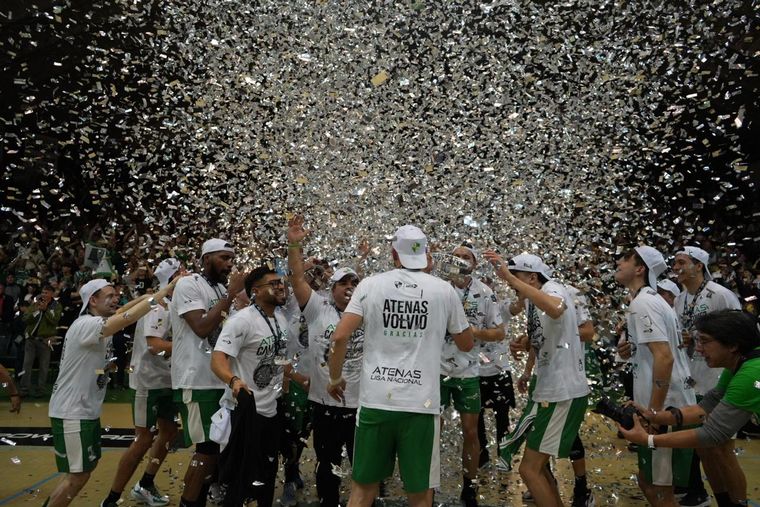 Atenas volvió a la Liga Nacional y Córdoba festeja. (Foto: Daniel Cáceres/Cadena 3).